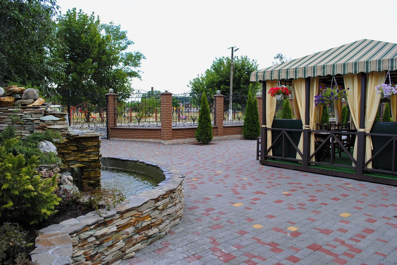 Hotel Restaurant Complex Roman'S Visenyki Kültér fotó