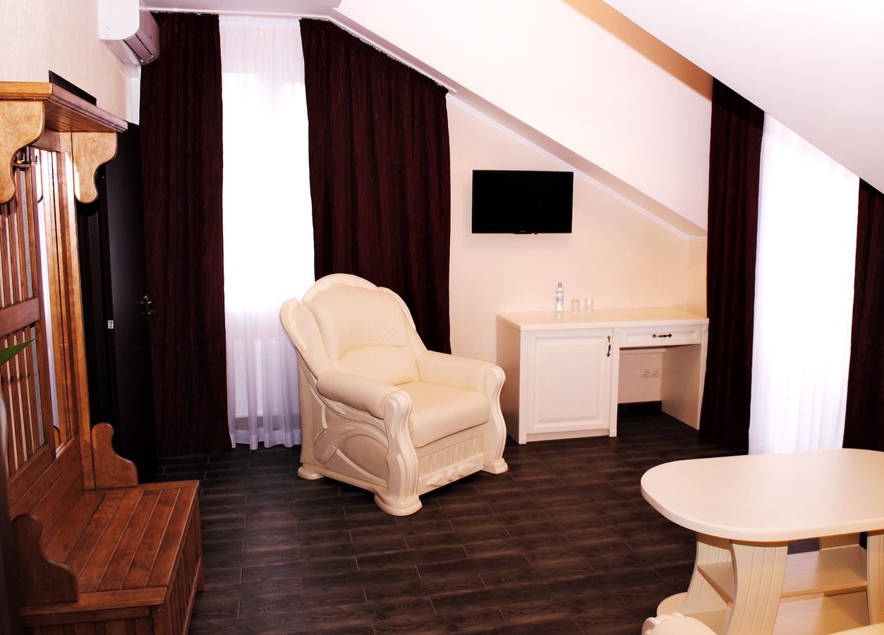 Hotel Restaurant Complex Roman'S Visenyki Kültér fotó