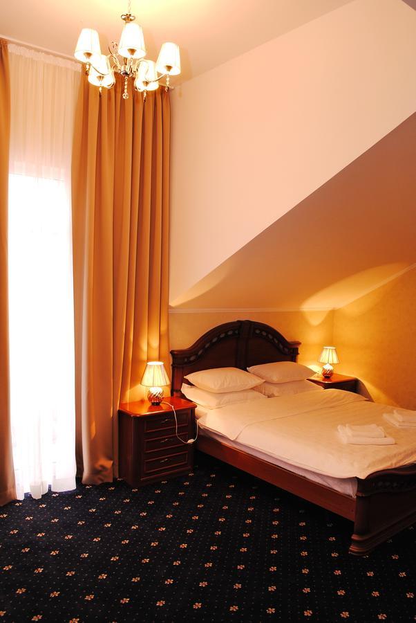 Hotel Restaurant Complex Roman'S Visenyki Kültér fotó